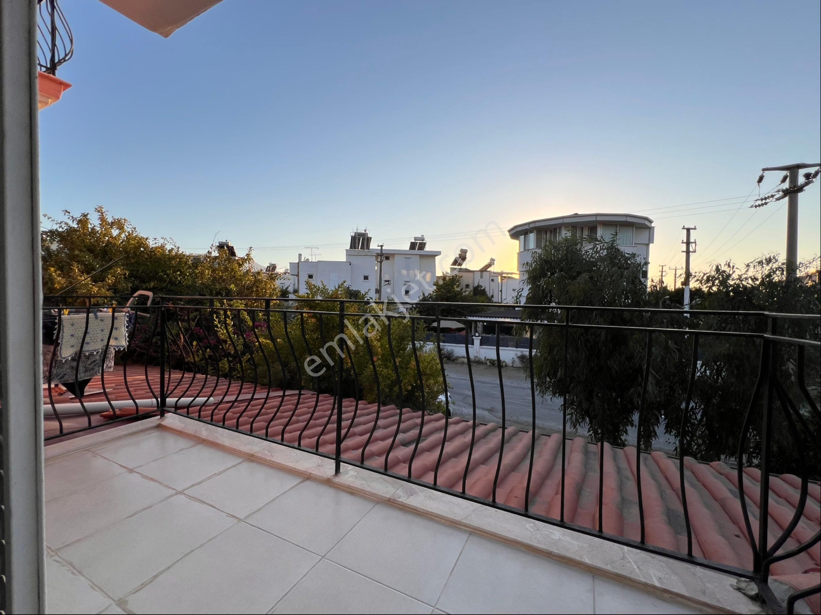 Kuşadası Davutlar'da Cihangül Sitesi'nde Satılık Tripleks Yazlık - Görsel 11