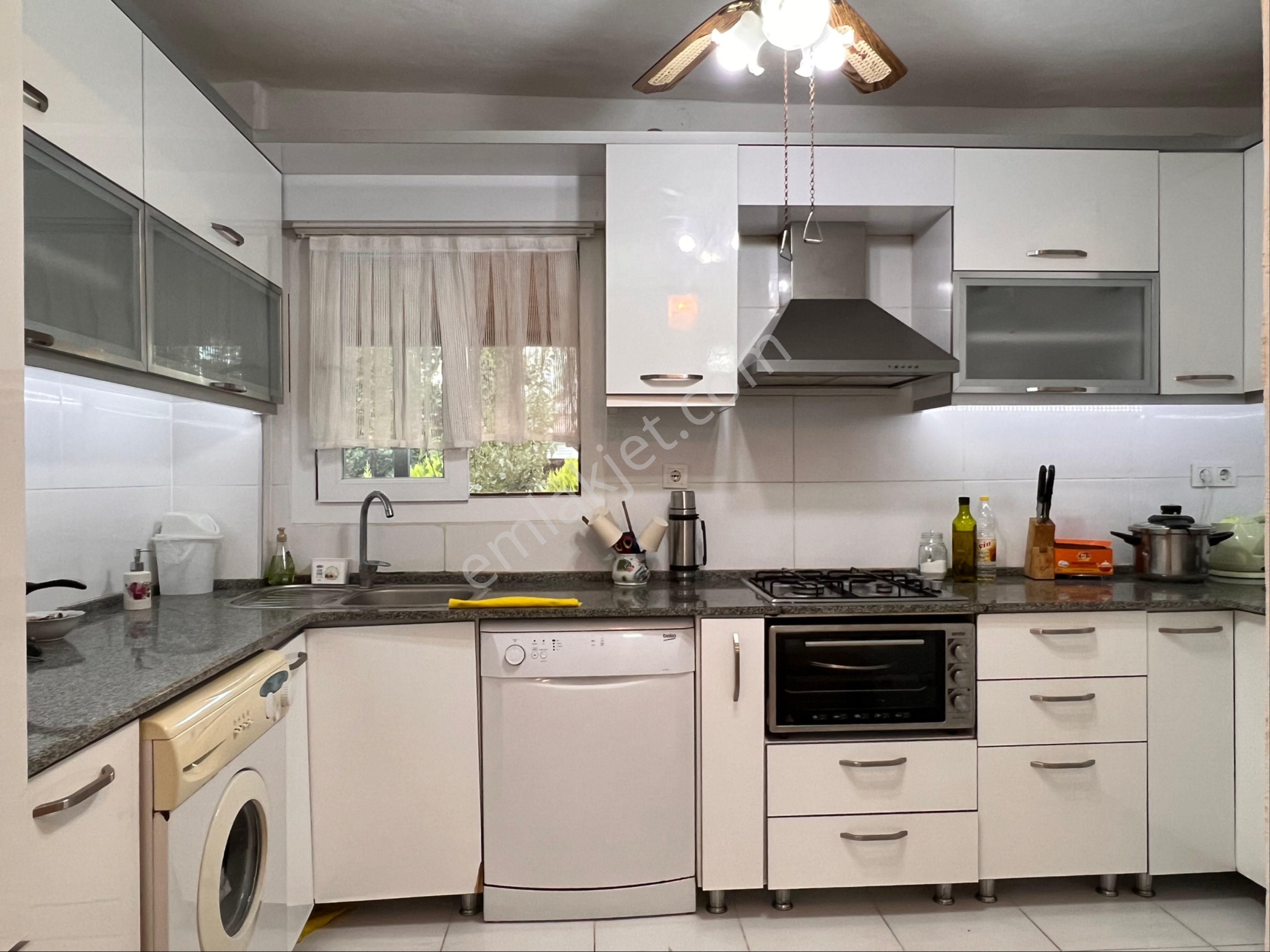 Kuşadası Davutlar'da Cihangül Sitesi'nde Satılık Tripleks Yazlık - Görsel 7