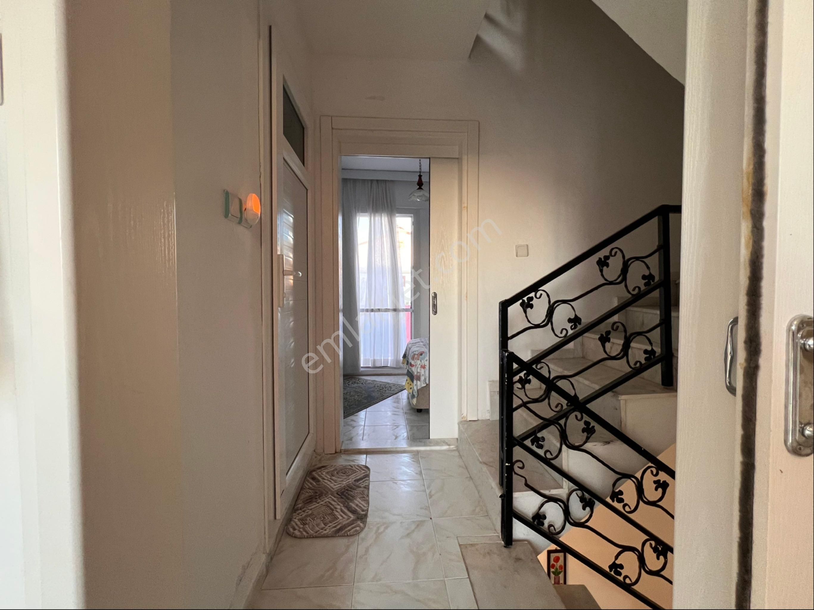 Kuşadası Davutlar'da Cihangül Sitesi'nde Satılık Tripleks Yazlık - Görsel 10