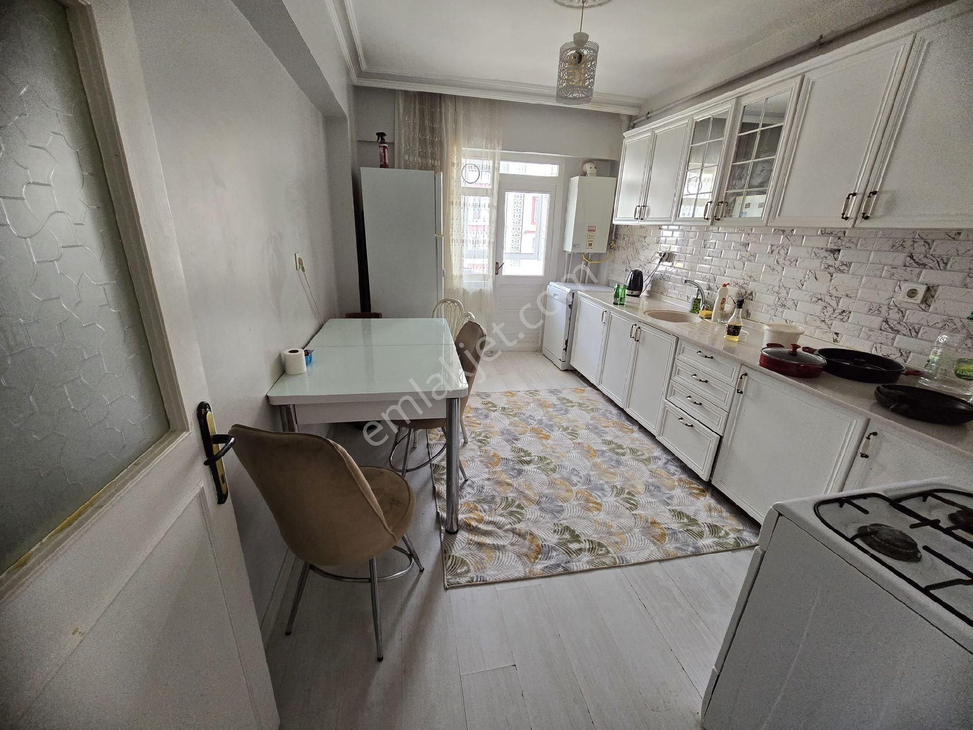 Osmangazı Cadde Ustu 3+1 Orta Kat Satılık Daıre