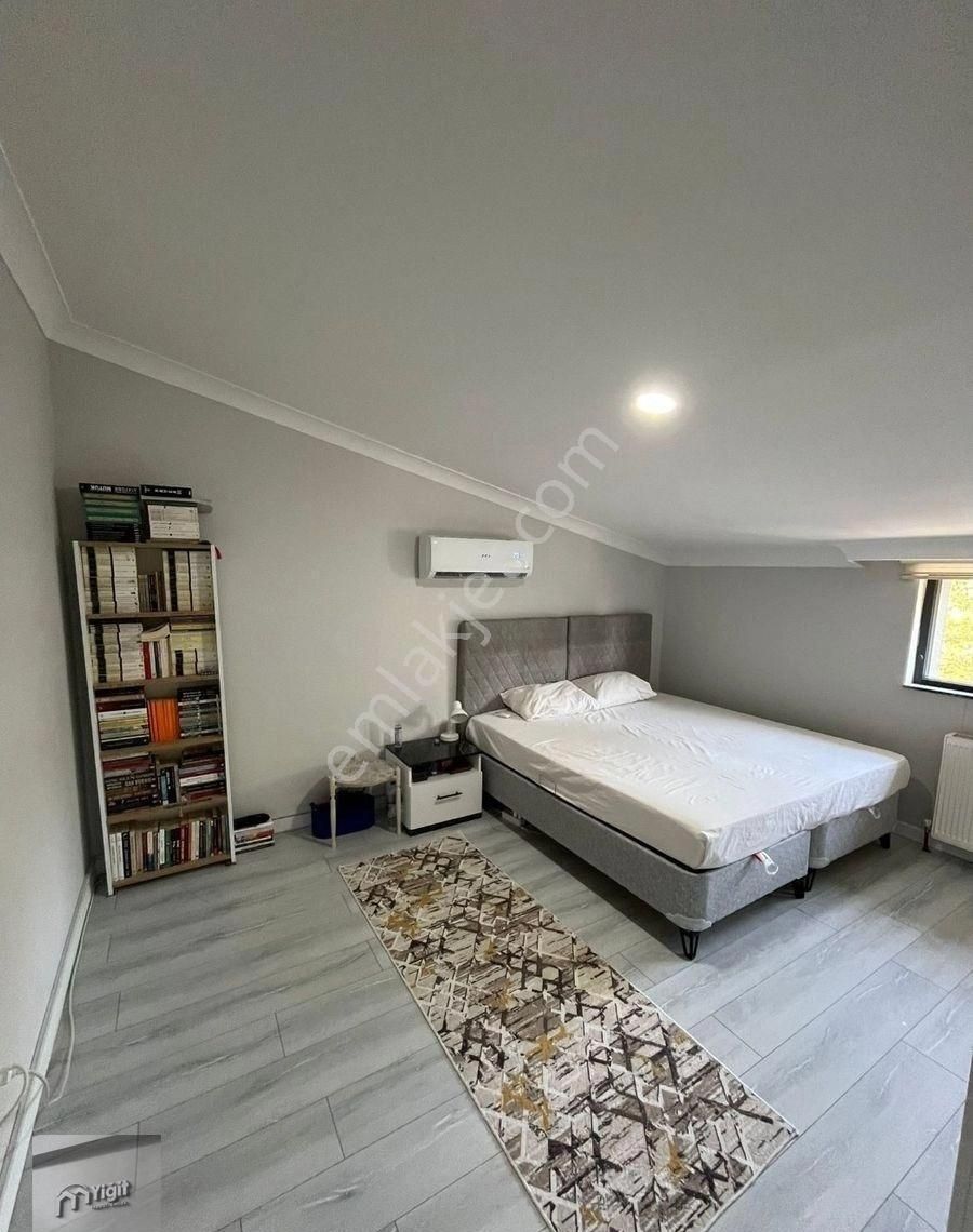 Yiğit & Yalçınkayadan Gazi Mahallesi Merkezde Üni Yakın 1+1 Çatı Katı Full Eşyalı