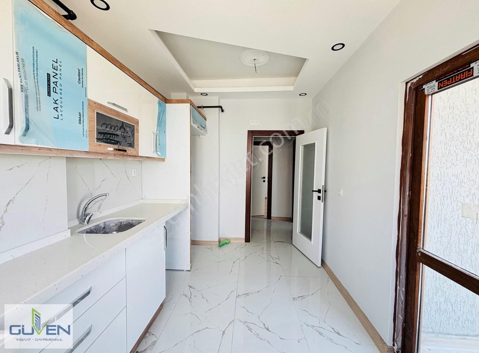Güven'den Servis Duraklarına Yakın Arakat Öncephe Kiralık 2+1ev