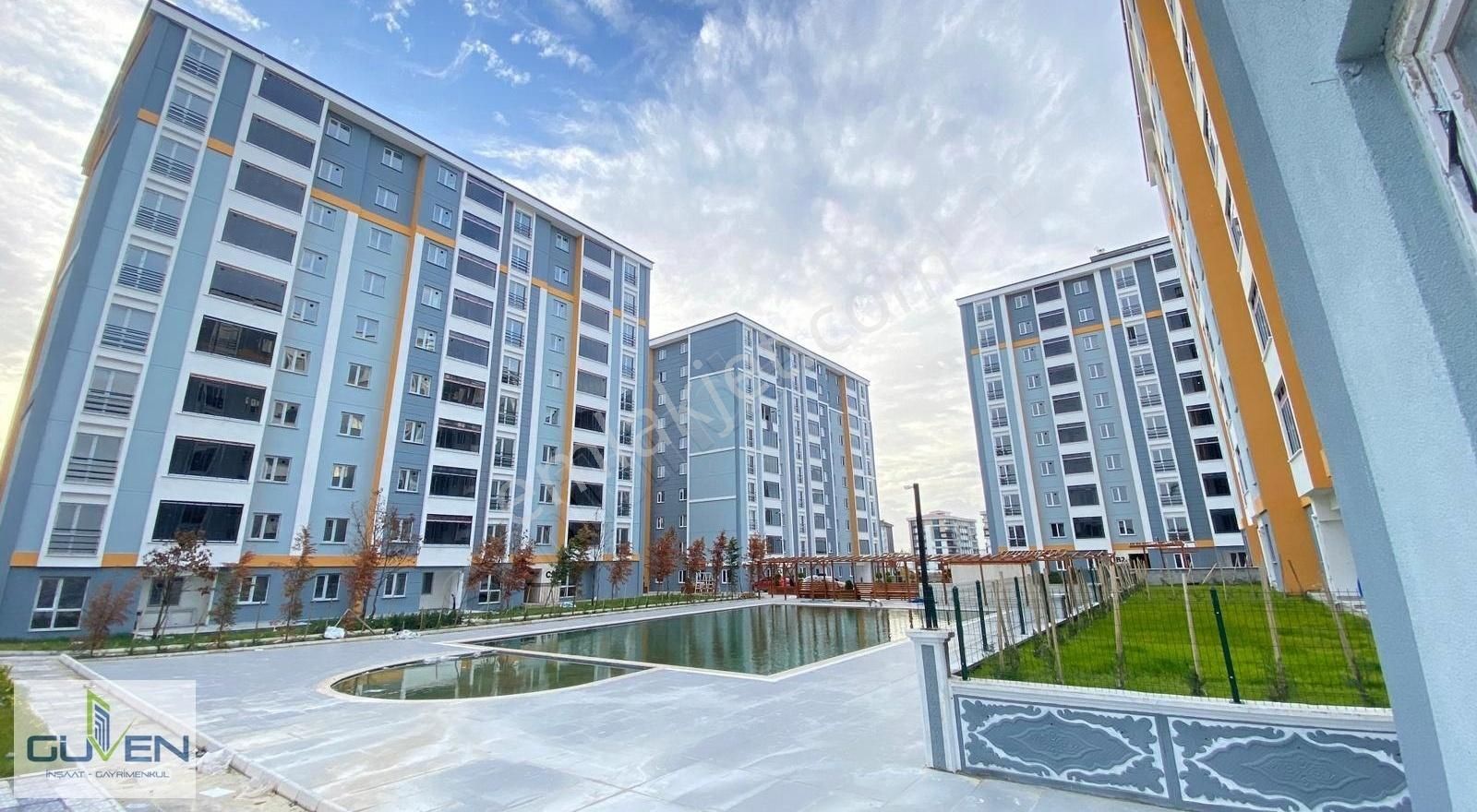 Güven'den Çerkezköyde Site İçinde Ebv. Banyolu 2+1 Kiralık Daire