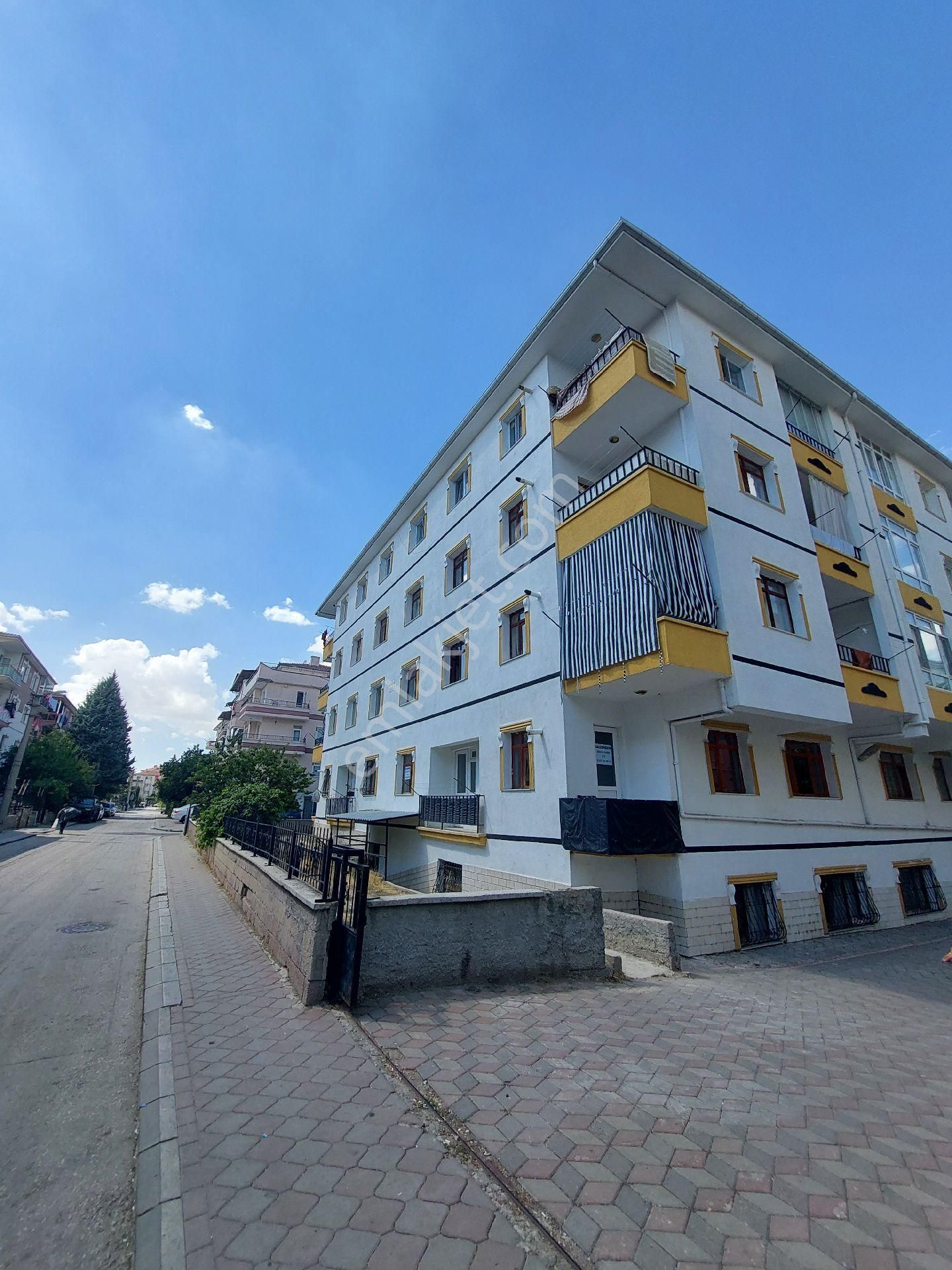 Kiralık 2+1 Yüksek Giriş Altında Daire Olan