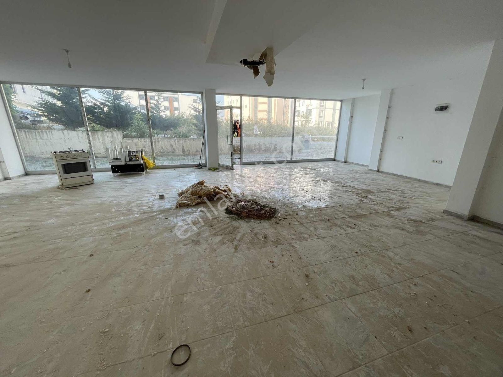 Truva // Onur Gündüzcü'den Türkiş Bornova'da Satılık 85m2 Dükkan - Görsel 2