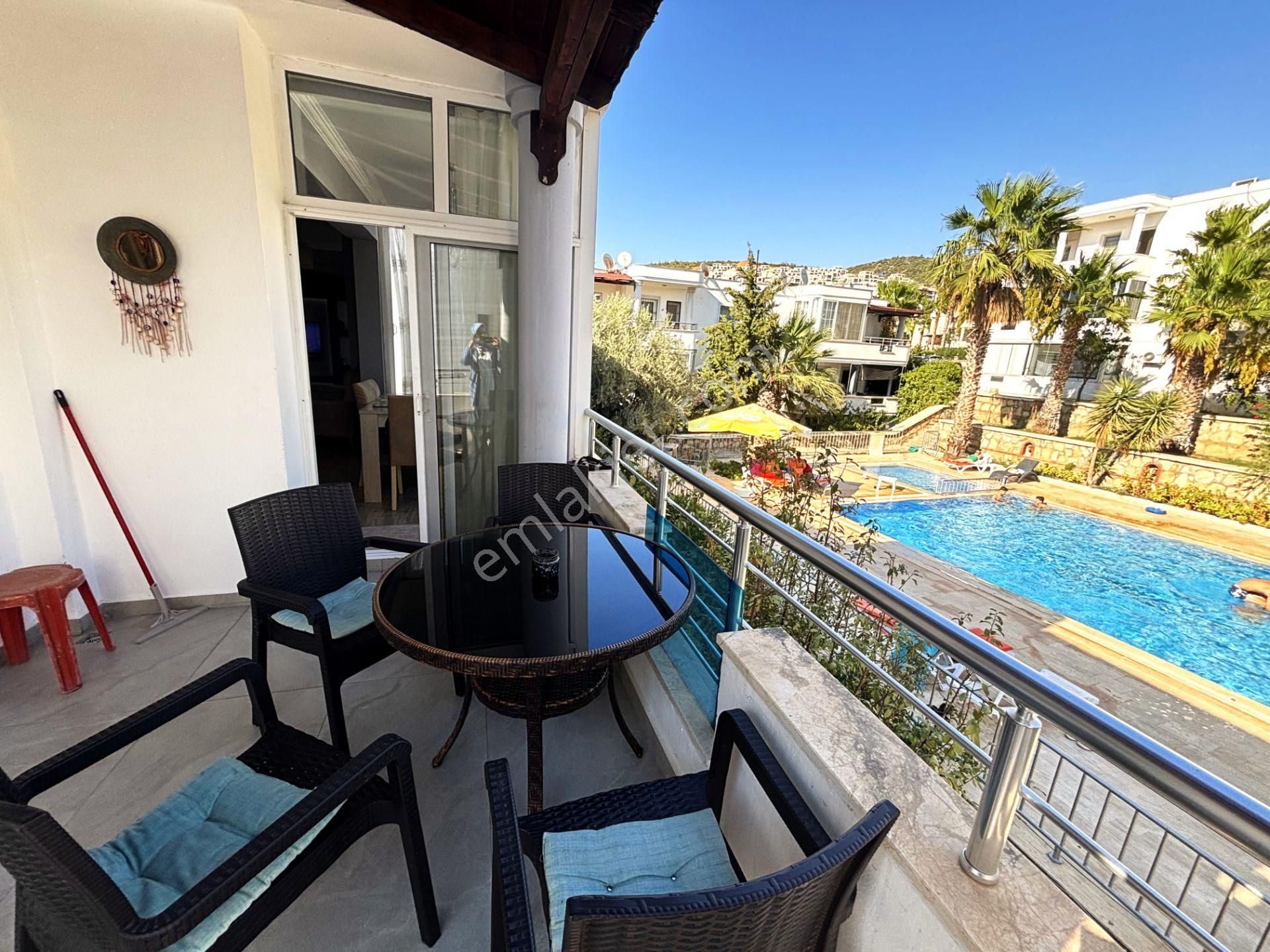 Bodrum Çırkan Mahallesi, Havuzlu Sitede, Eşyalı, Kiralık Daire