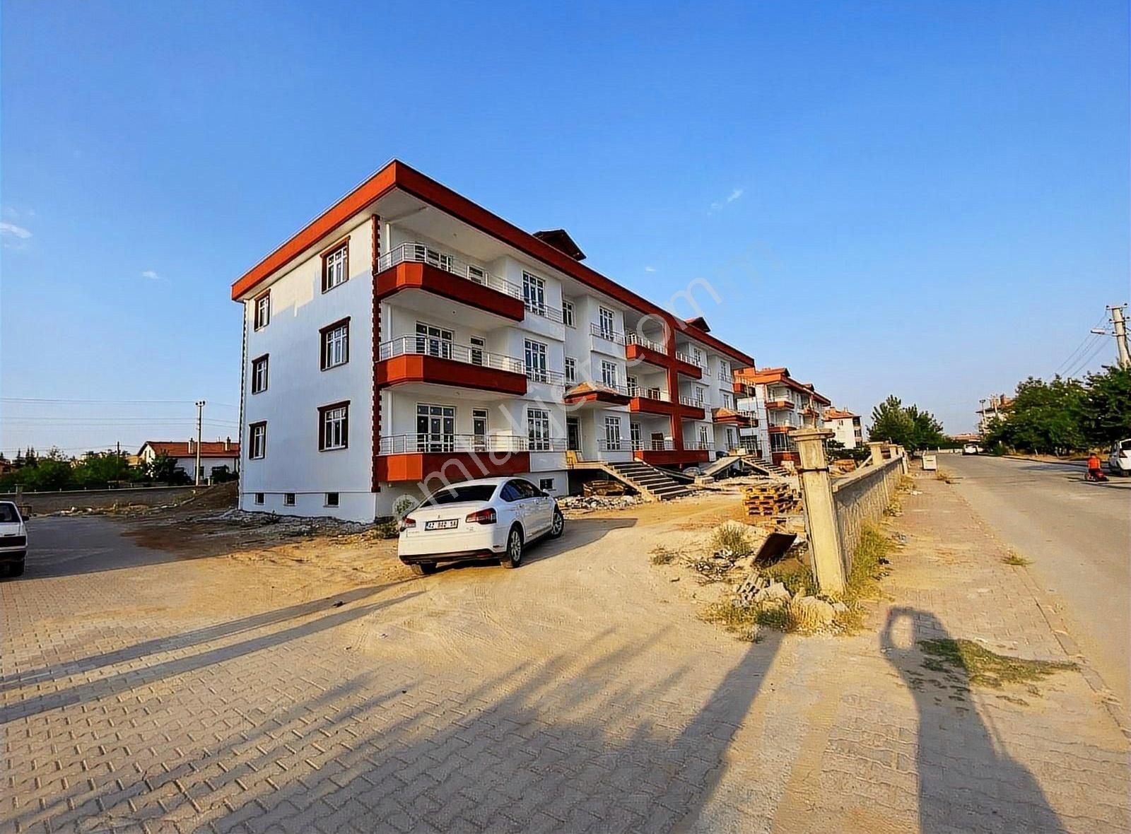 Karaaslan Hadimi Parkı Ve Karaman Yolu Yakını Geniş 3+1 Daire