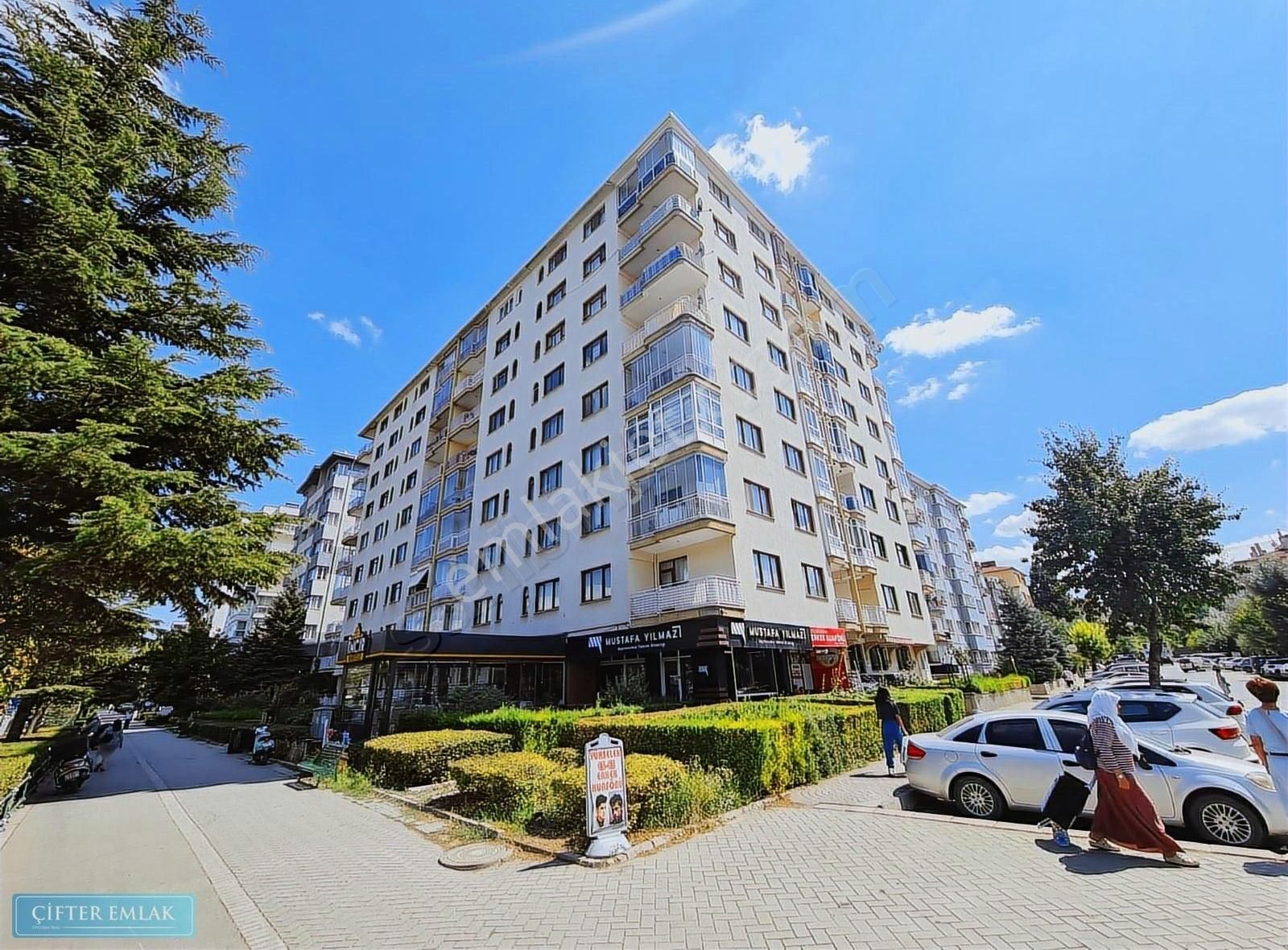 Ali Çifter' Den Atatürk Bulvarında 3+1 Asansörlü Kiralık Daire