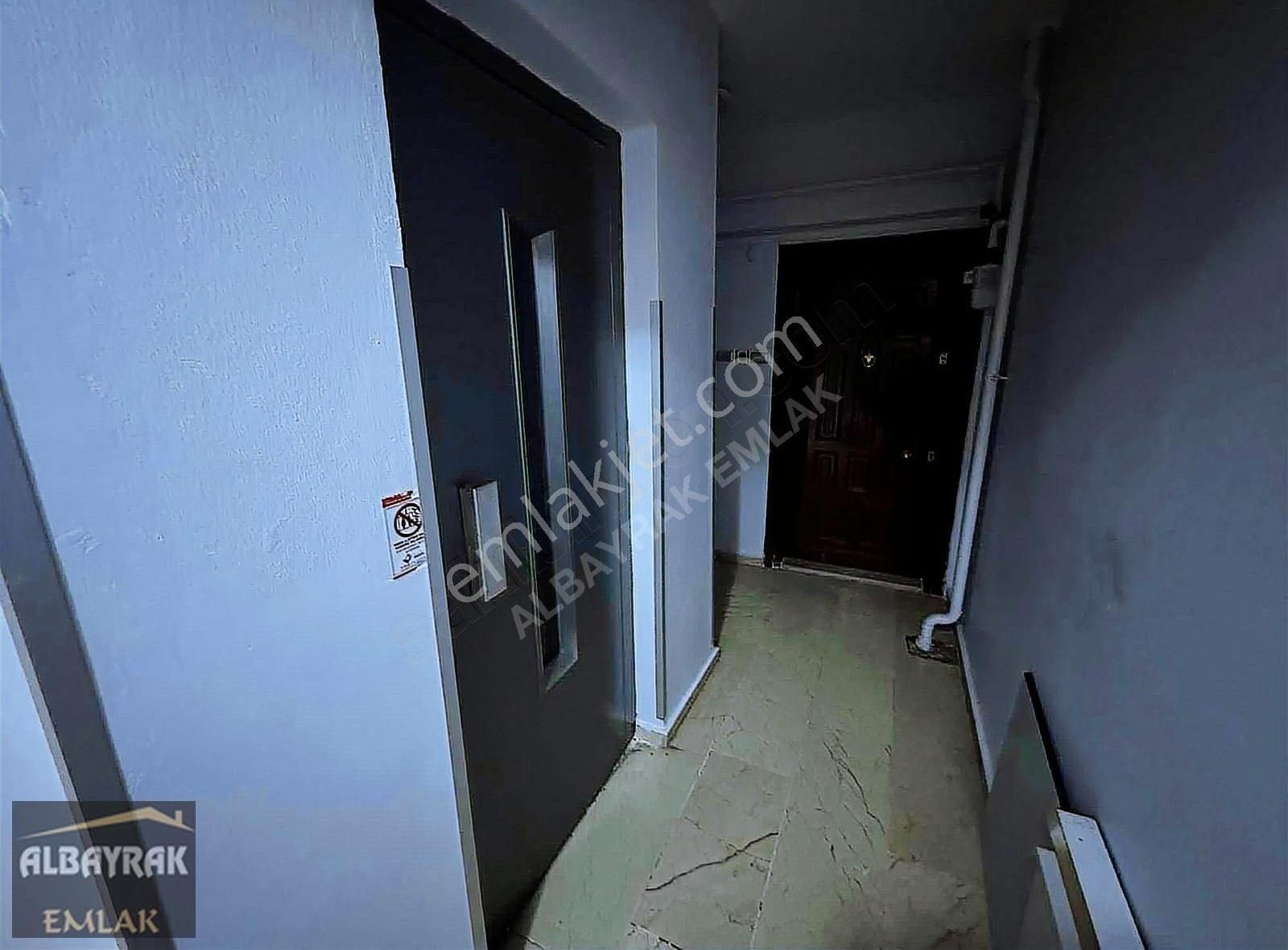 Albayrak Emlaktan İkbal Ceddesinde Kullanışlı 3+1 Büyük M2 Daire