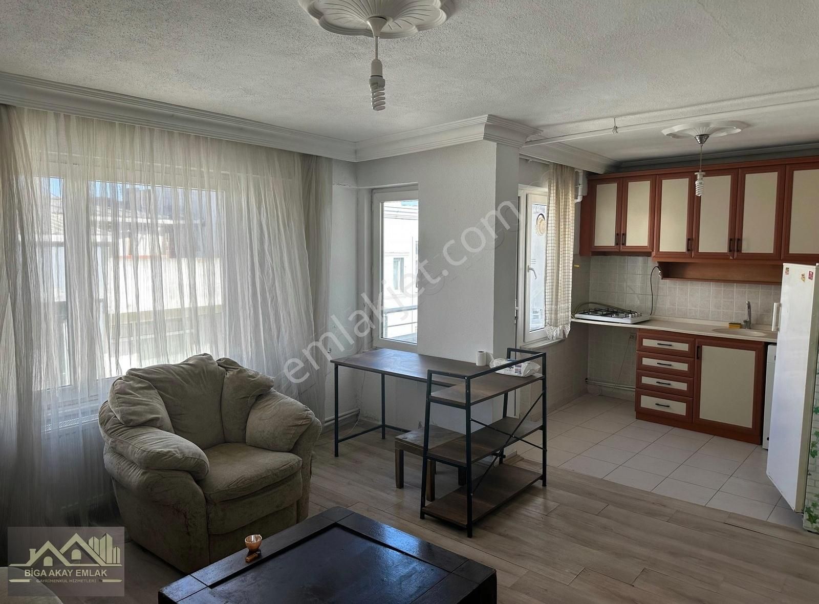 Çanakkale Biga Çarşı Merkez Eşyalı Geniş 1+1 Kiralık Daire