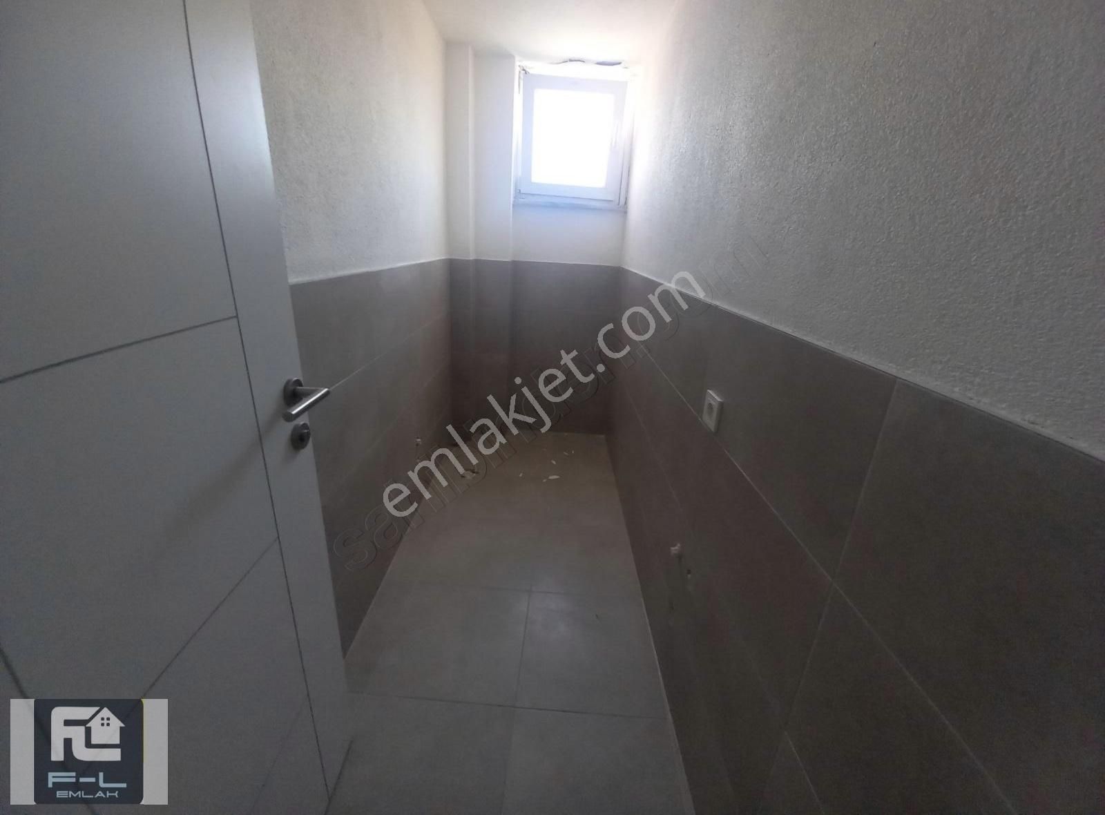 Fl Emlaktan Bulgurlu Metro Yakını 2+1 Arakat