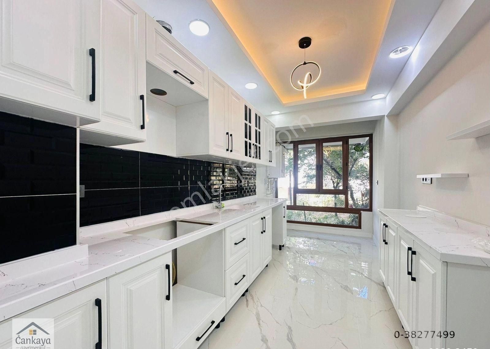 Çankayadan 29 Ve 19 Mayıs Hastanesi Arası Asansörlü Kapalı Garajlı Orta Katta Ultra Lüx 3+1+2-banyo