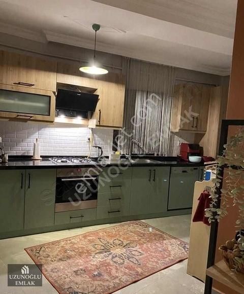 Uzunoğlu Emlak Tan 3 Kat Asansörlü 3+1 Genç Binada Kiralık Daire