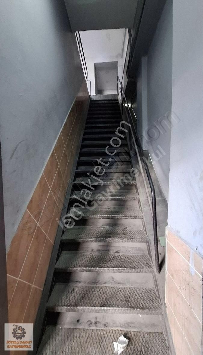 İkitelli Osb.tümsan 2 San.de 400m2 Satılık İşyeri