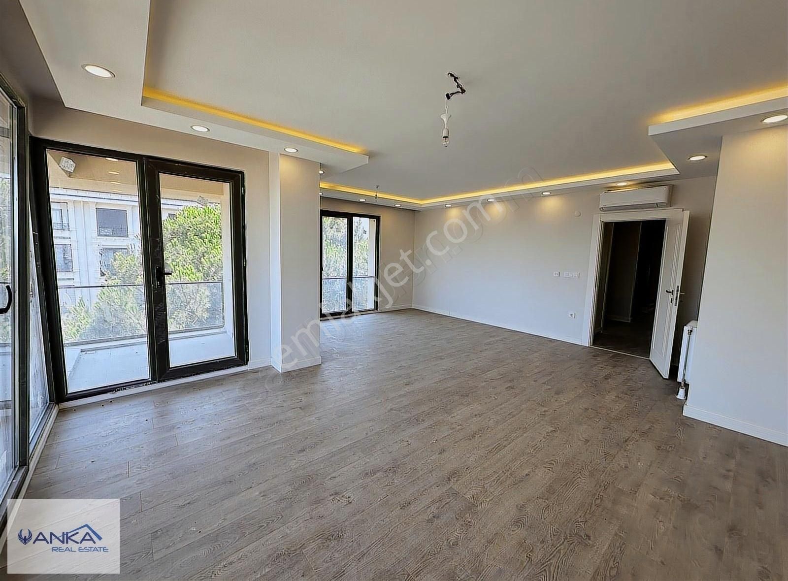 Çengelköy De Butik Site İçersinde Şehir Manzaralı Dubleks Daire