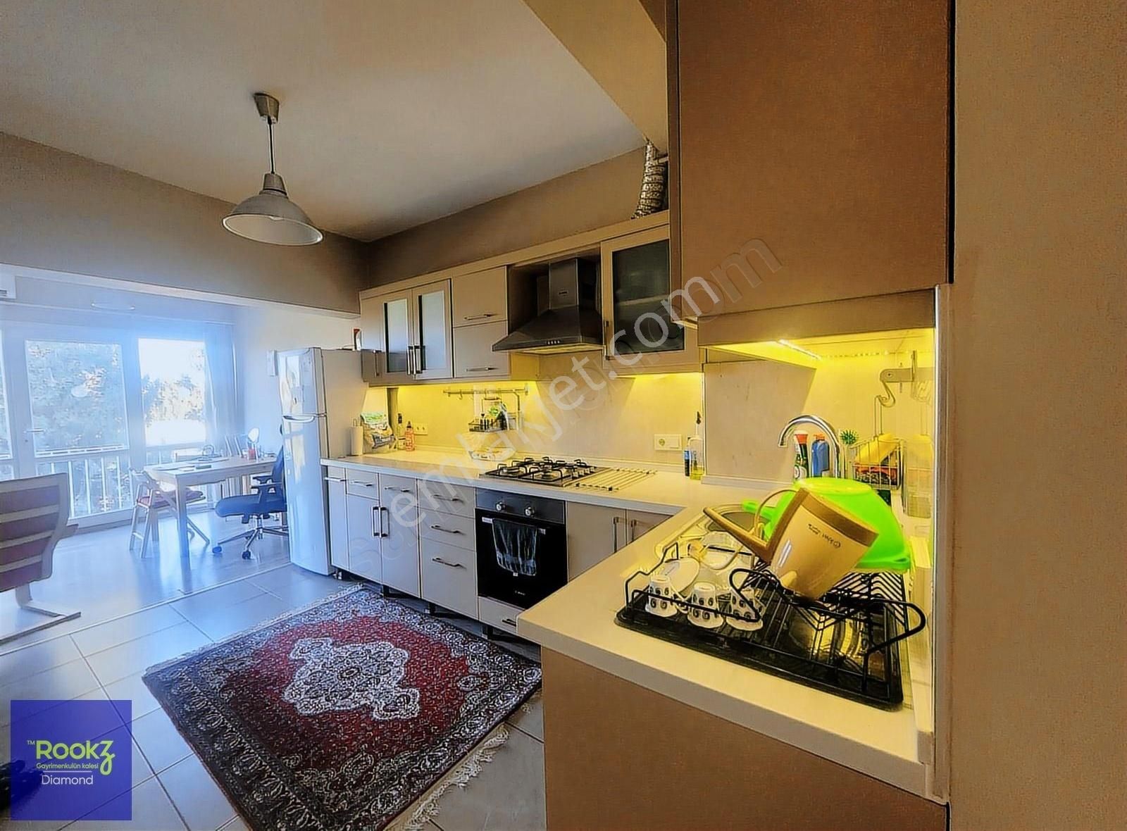 Karşıyaka Aksoy 'da Eşyalı Kiralık 1+1 Daire