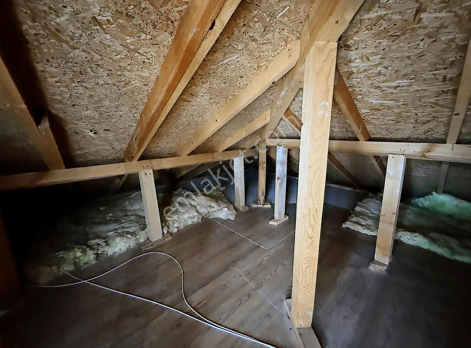 Merkezde 4+1 200m2 Dublex 0 Tadında Özel Tasarım Teraslı Kaçmazz