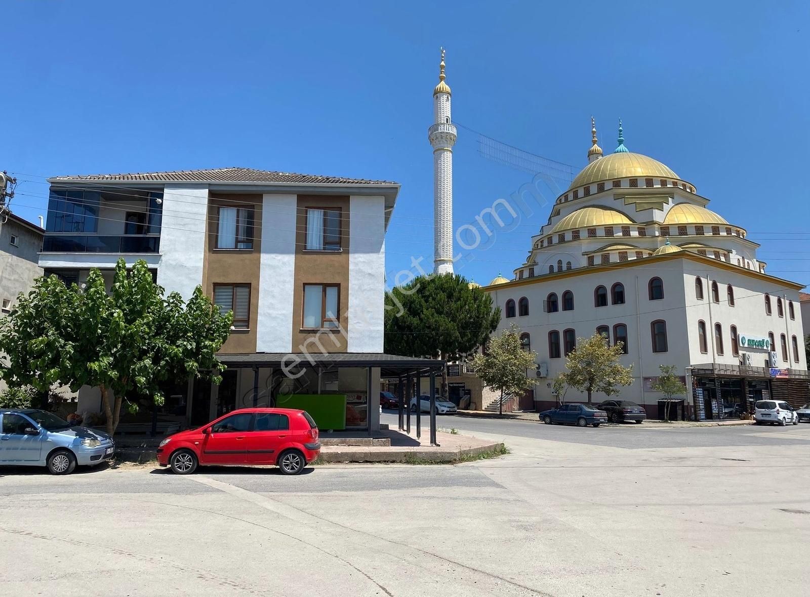 Karasu Merkezde Ön Cephe Geniş M2 Kombi Petekli Haftanın Fırsatı
