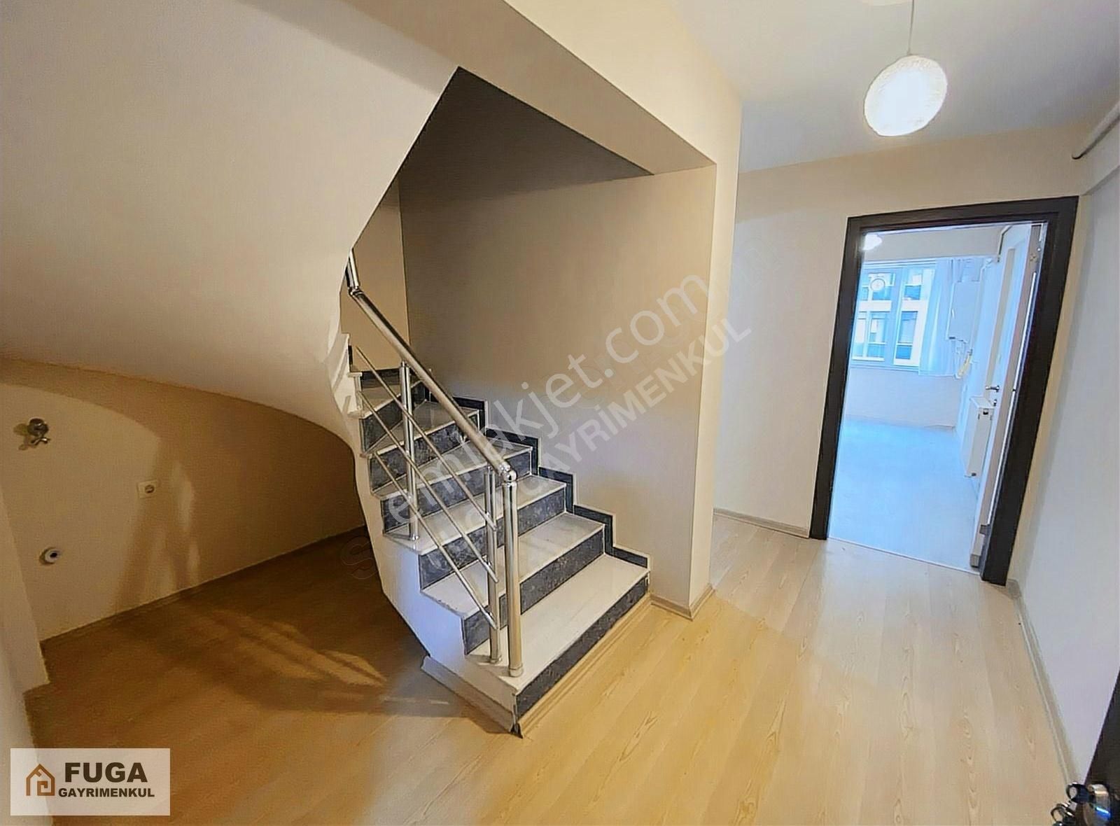 Dumlupınar'da Aile Apt. Teraslı Ayrı Mutfak 2+1 Dubleks Kiralık