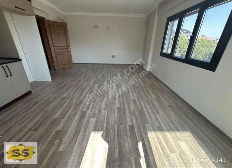 Cami Mahallesi'nde 3 + 1 Satılık Dubleks Daire