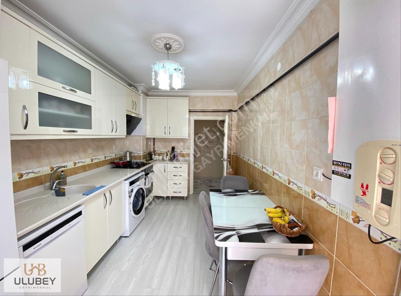 Yayla'da Kat Konumunda Çift Balkonlu Yapılı 2+1 Daire Ulubey'de
