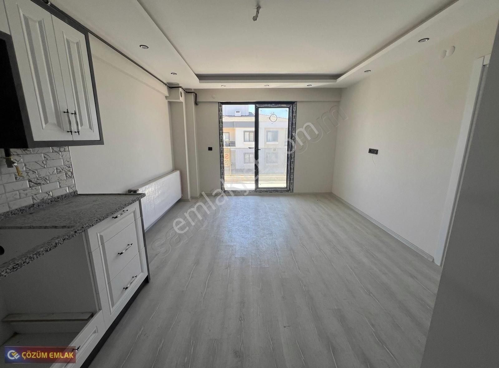 Çözüm Emlak'tan Muradiye'de Otoparklı Site İçerisinde Daireler - Görsel 16