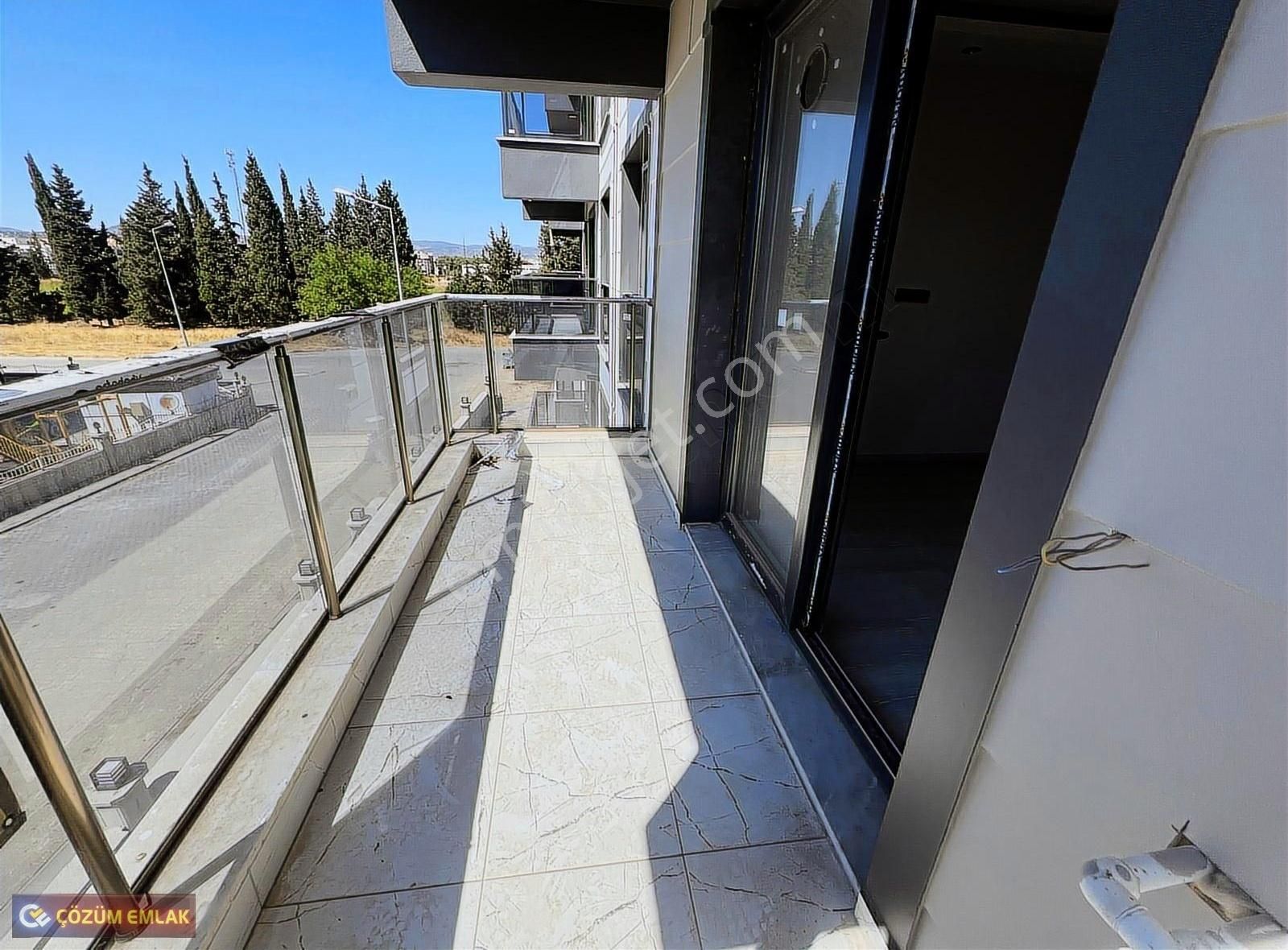 Çözüm Emlak'tan Muradiye'de Otoparklı Site İçerisinde Daireler - Görsel 5
