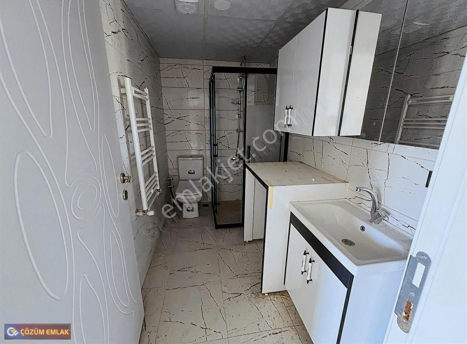 Çözüm Emlak'tan Muradiye'de Otoparklı Site İçerisinde Daireler - Görsel 8