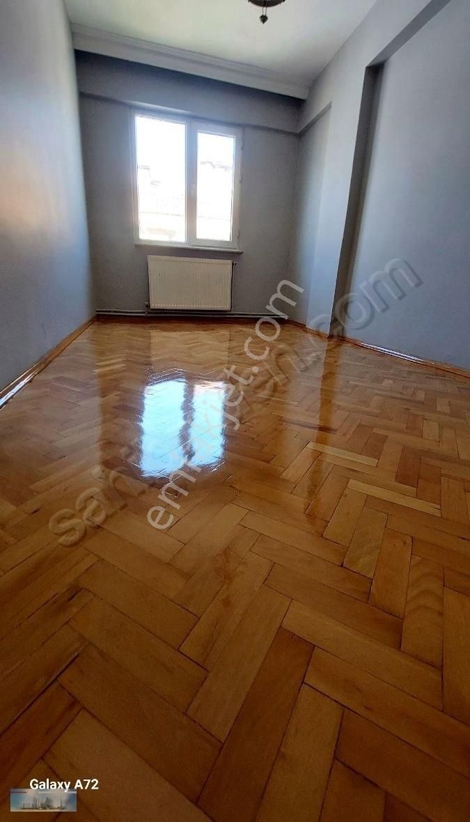 Mehmethan Emlaktan Karanlık Odası Yok Yokuşsuz Balkonlu Boşş - Görsel 3