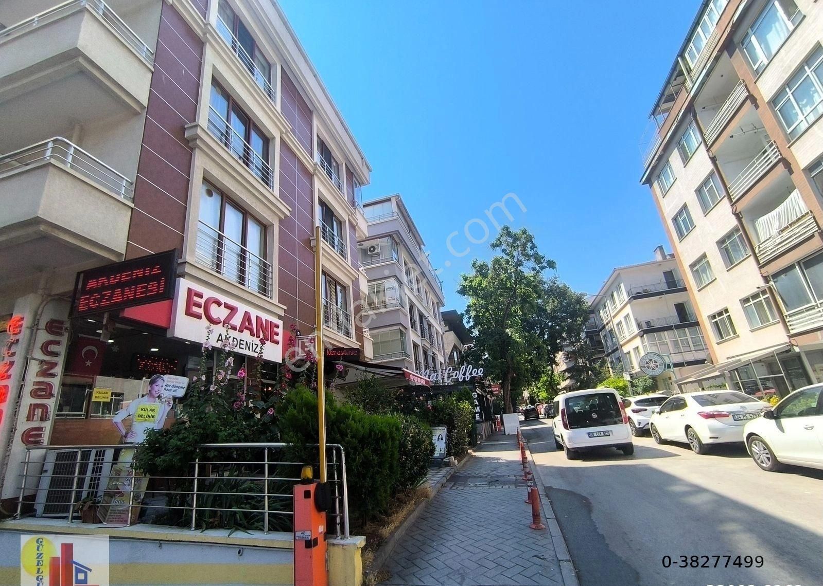 Beşevler'de 1+1 ,metro Karşısı Asansörlü-otoparklı