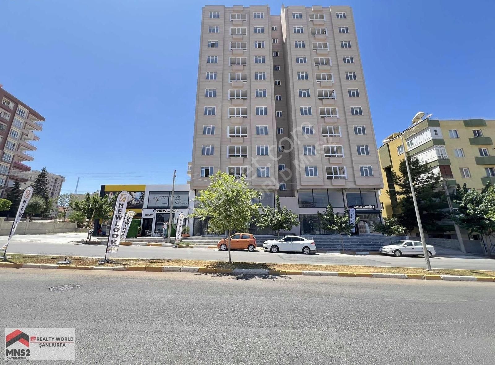 Realty World Şahin Öncelden Muhteşem Fiyata Sııfır 3+1