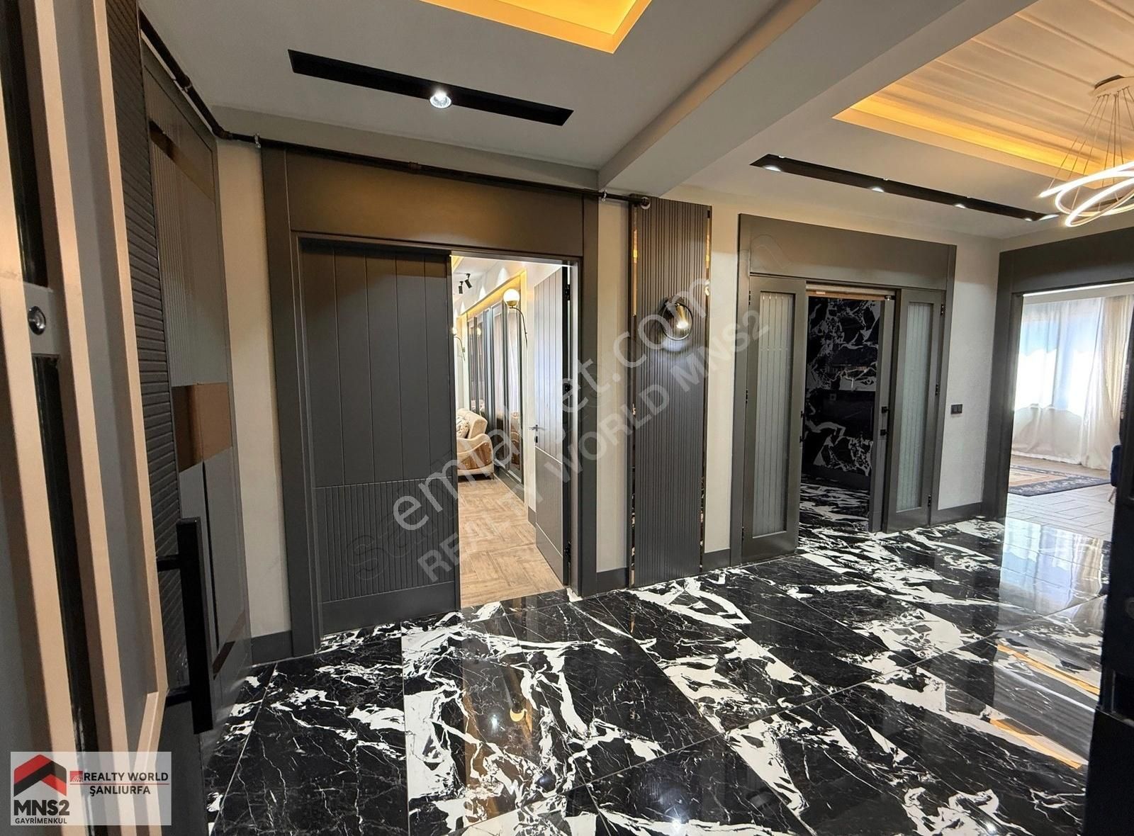 Realty World Mns2 Tekli, Yerden Istımalı Ve Süper Konumda