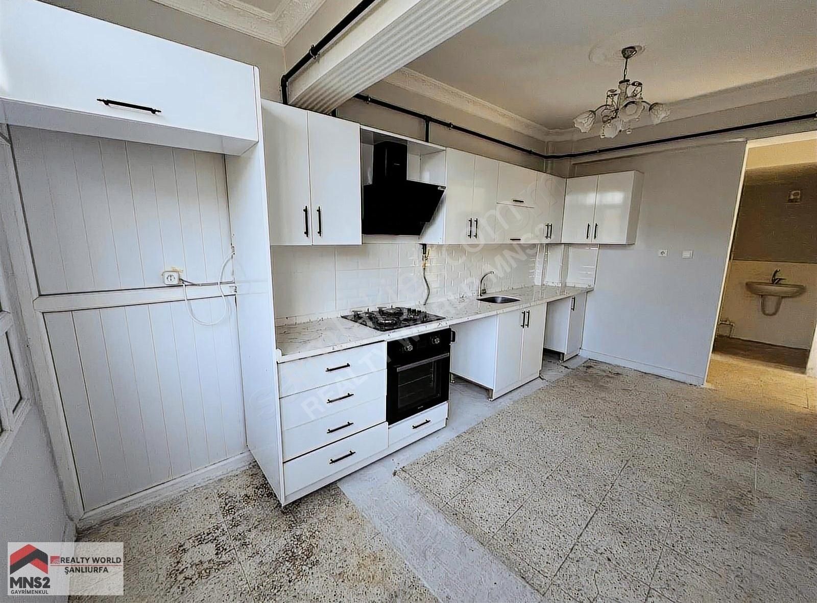 Realty World Mns2 İbrahimden Şair Nabi'de Bakımlı Arakat 2+1