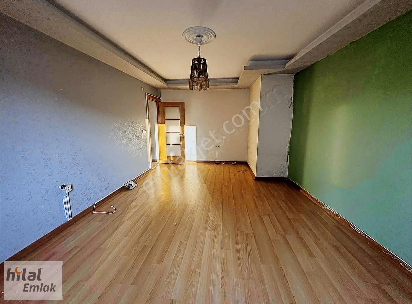 Esenevler Mah.2+1 Ara Kat K.mülkiyetli Daire 5.800.000 Tl