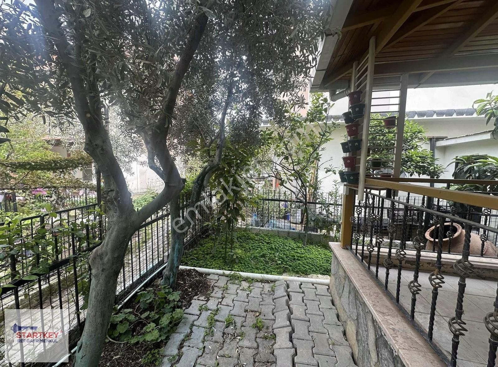 Yenifoça Maliyeciler Sitesi'nde 3+1 Bahçeli Müstakil Kiralık