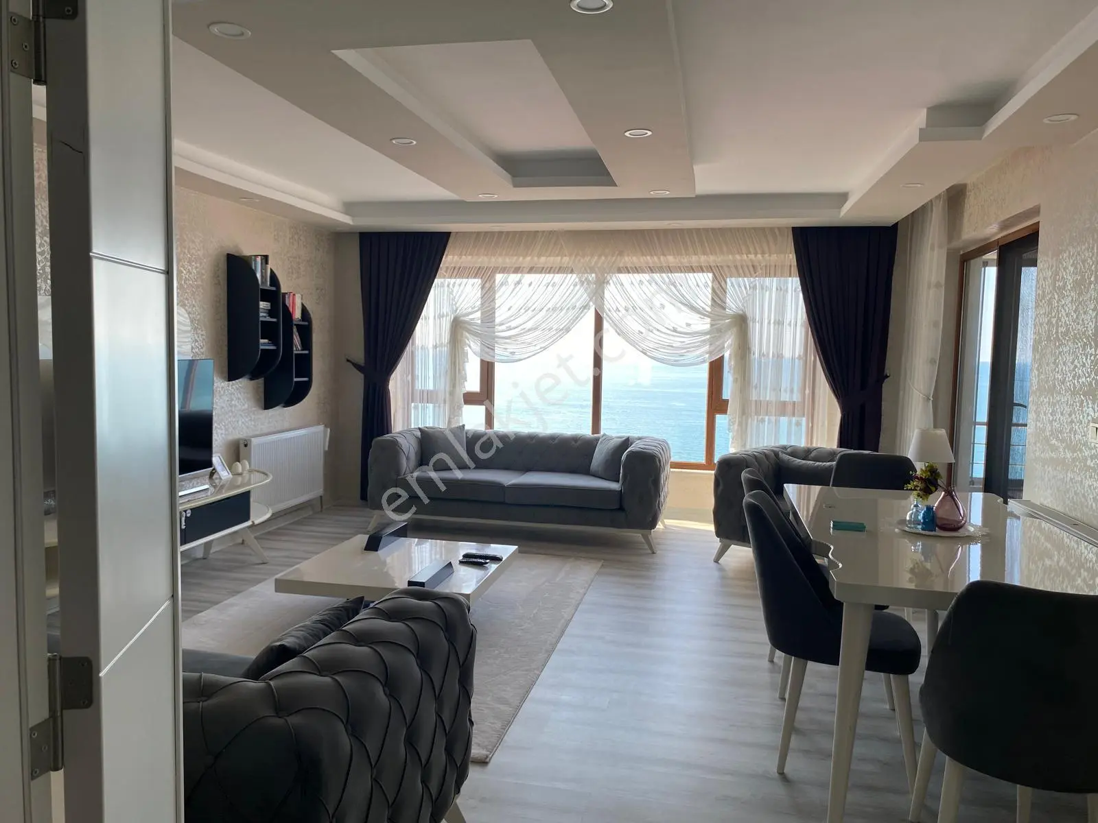 Tirebolu Yeniköy De Deniz Manzaralı Eşyasız Satılık 3+1 Lüx Daire