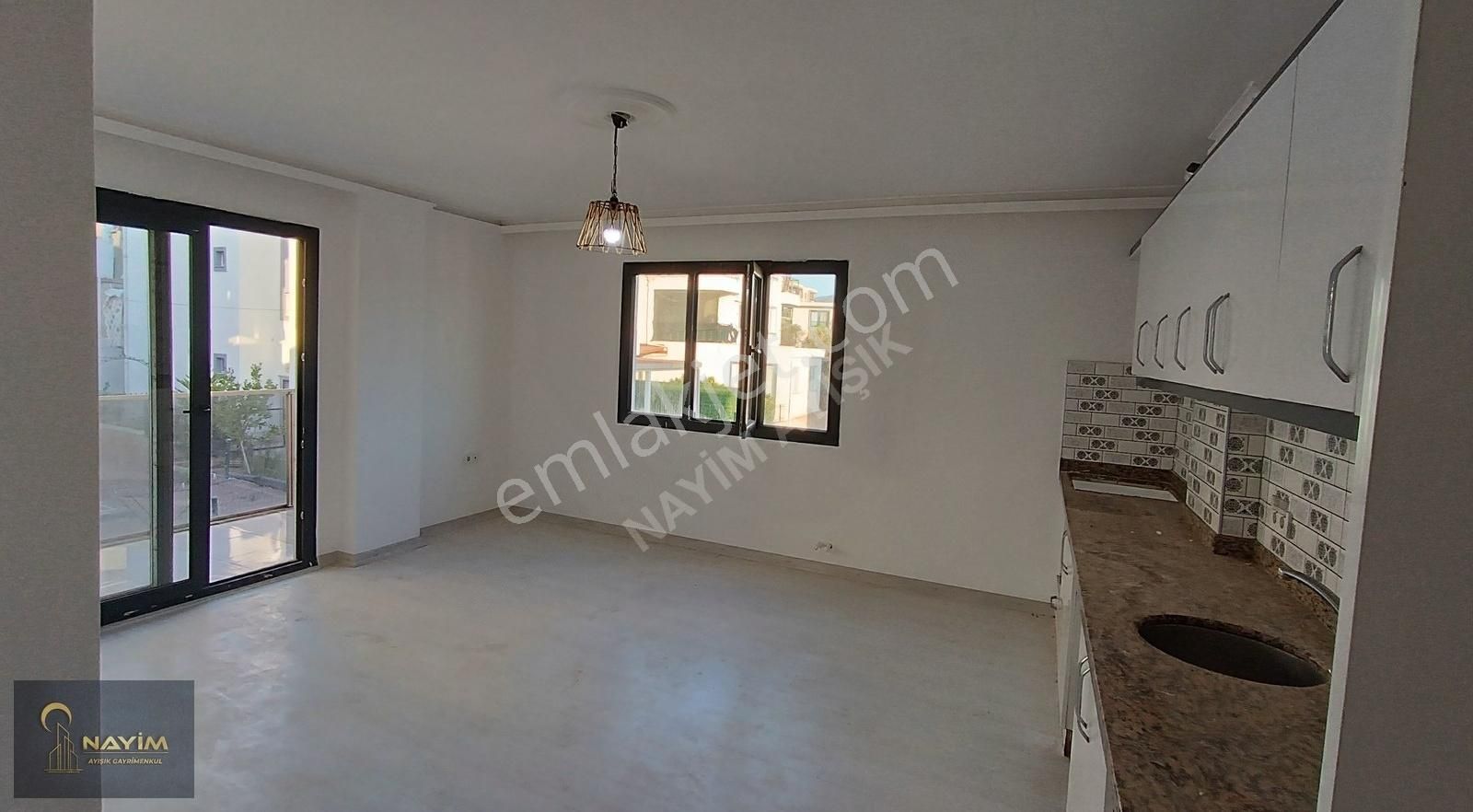 Mumcularda Satılık 2+1 Üst Kat Doğa Manzaralı Daire - Görsel 15