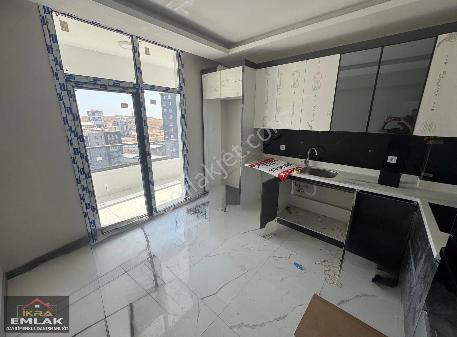 İkra Emlak'tan Çakırlarda Çift Bloklu Site 3+1 Sıfır Lüks Daire