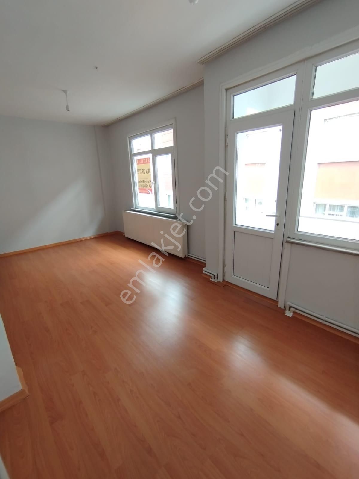 Hicret Emlaktan Tuna Mah 2+1 93 M2 Kat 3 Satılık Daire Çok Acil