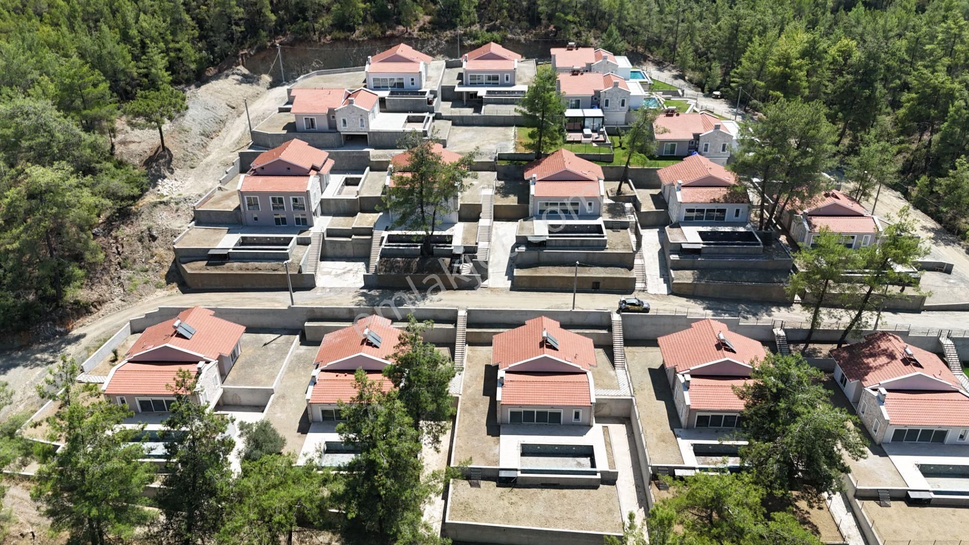 Goldhouse Dan Satılık Villa Yeşilüzümlüde 4+1 Fırsat