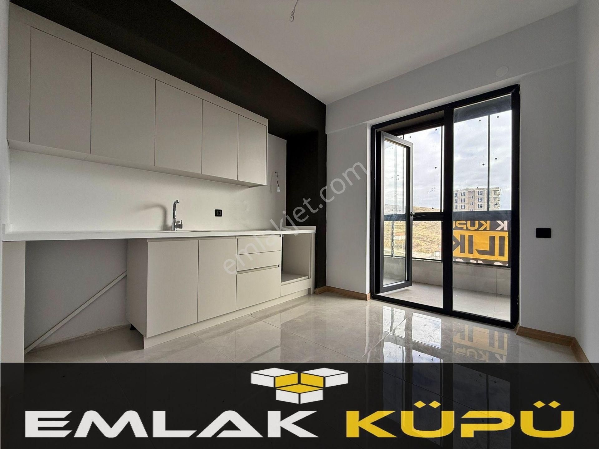 Atayurt Mahallesi'nde Satılık 2+1 Ara Katta Yapılı Daire