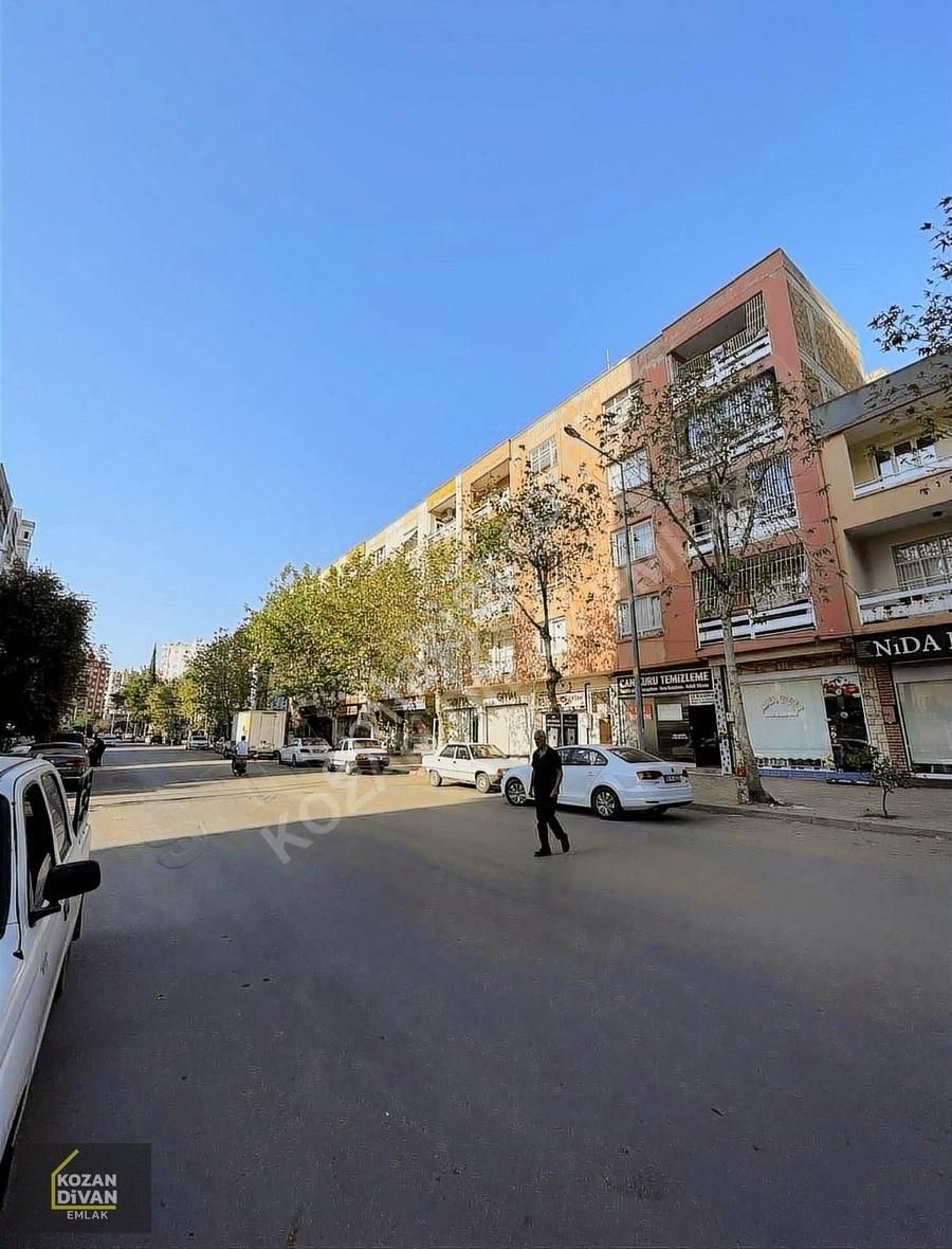 Kozan Divan Emlak'tan Üstün Sokak'ta Satılık İş Yeri