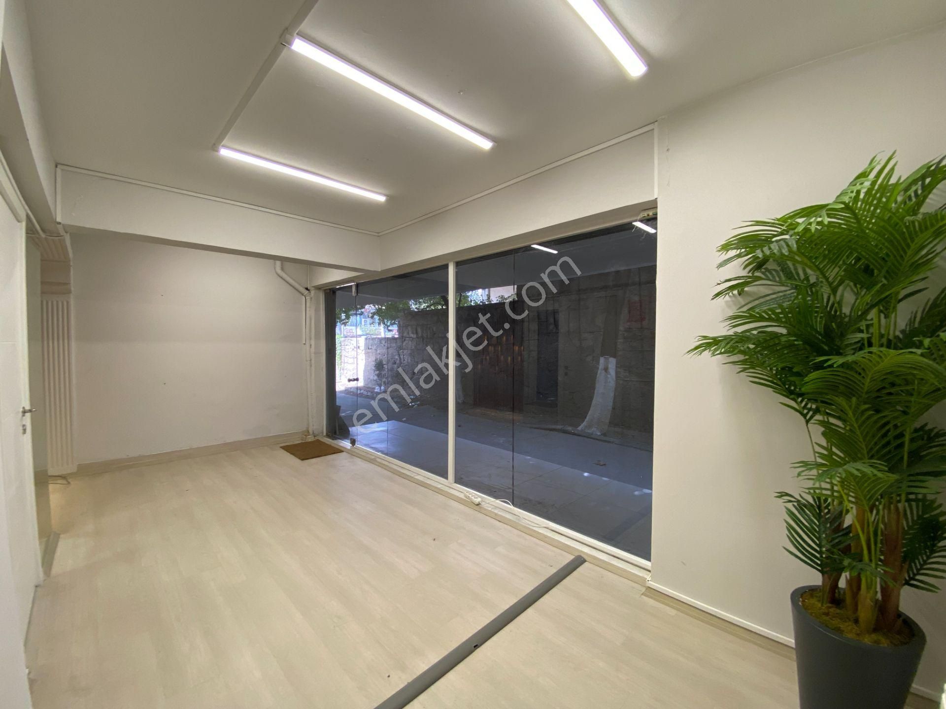 Merter'de Kiralık İş Yeri