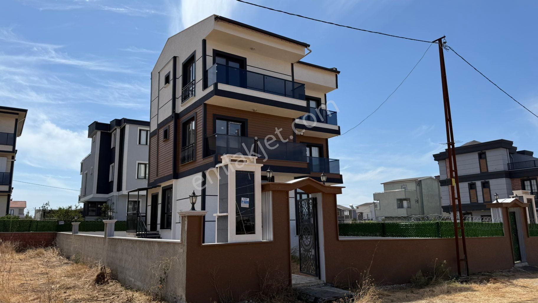 ▃▅▇ Eymen Emlak ▇▅▃ Merkezde Şık Dizaynlı Bahçeli 4+1 Villa - Görsel 3