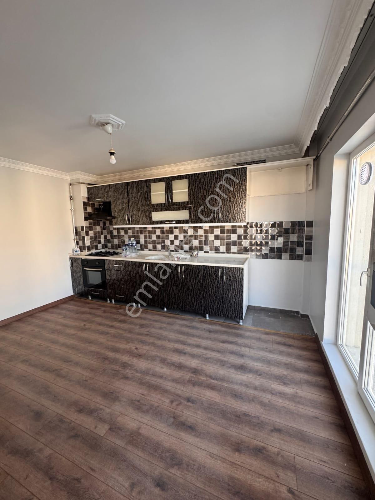 Fevzi Çakmak Mah Yeni Fırının Yanı 4+1 170m2 Katta Kiralık Daire