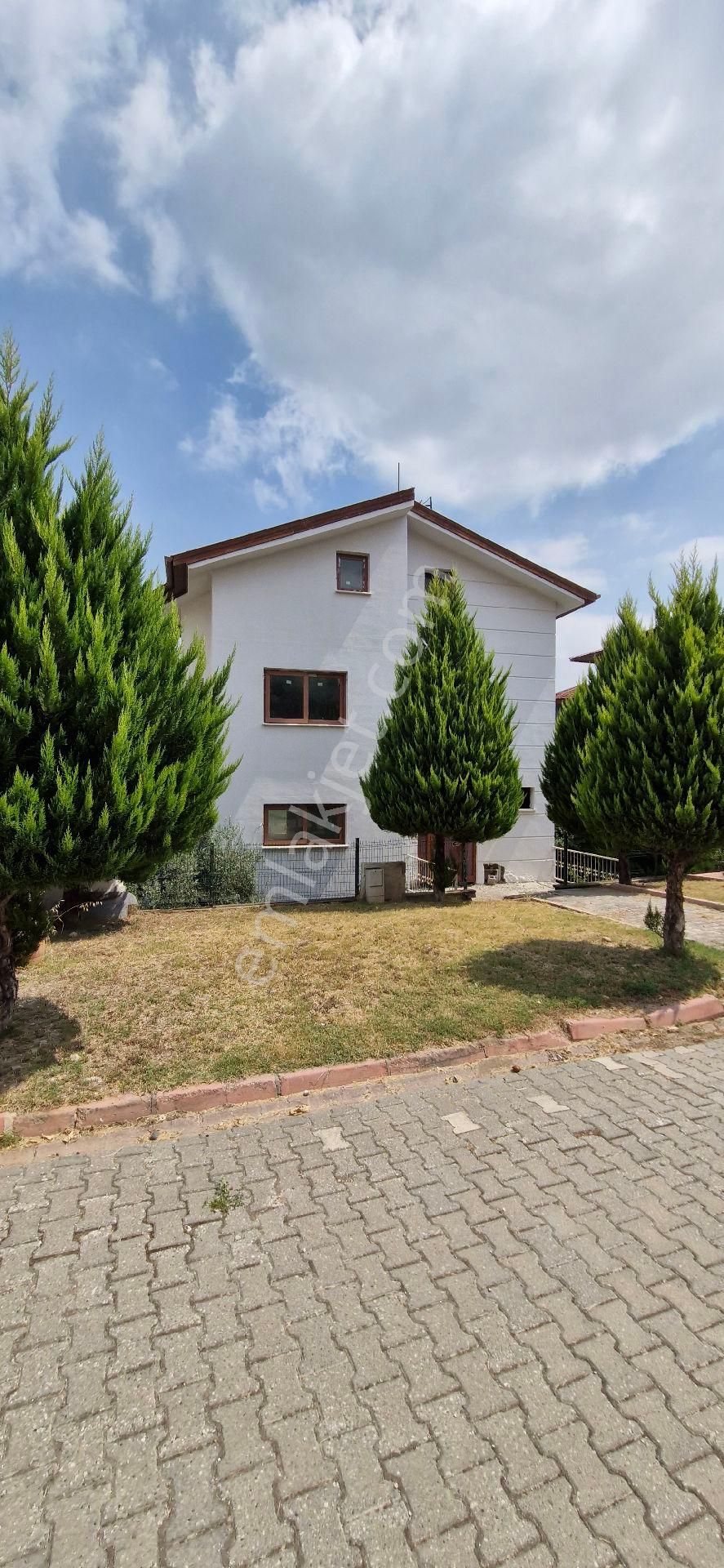 Arsa Fiyatina Villa Satıyoruz 800 M2 Arsa Bağımsız Göl Manzaralı İskanlı Satılık Geniş Oturumlu 4+2 - Görsel 2