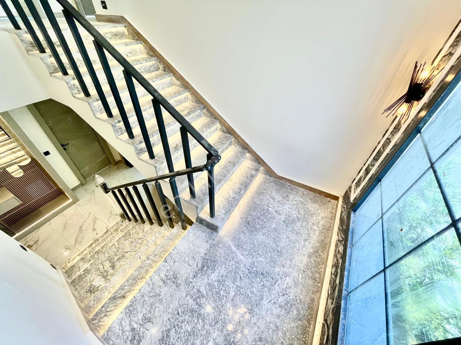 Gümüş'den Güre'de Site İçerisinde Havuzlu Bağımsız 4+1 Müstakil - Görsel 22