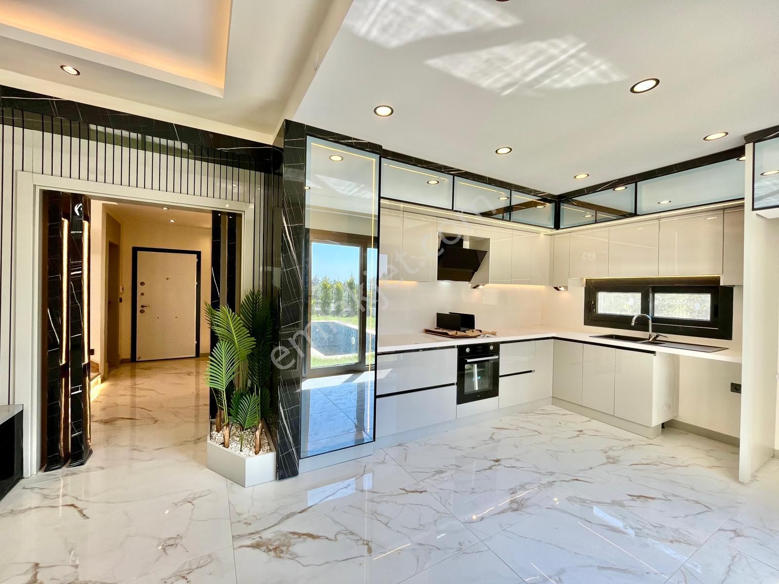 Gümüş'den Güre'de Site İçerisinde Havuzlu Bağımsız 4+1 Müstakil - Görsel 17