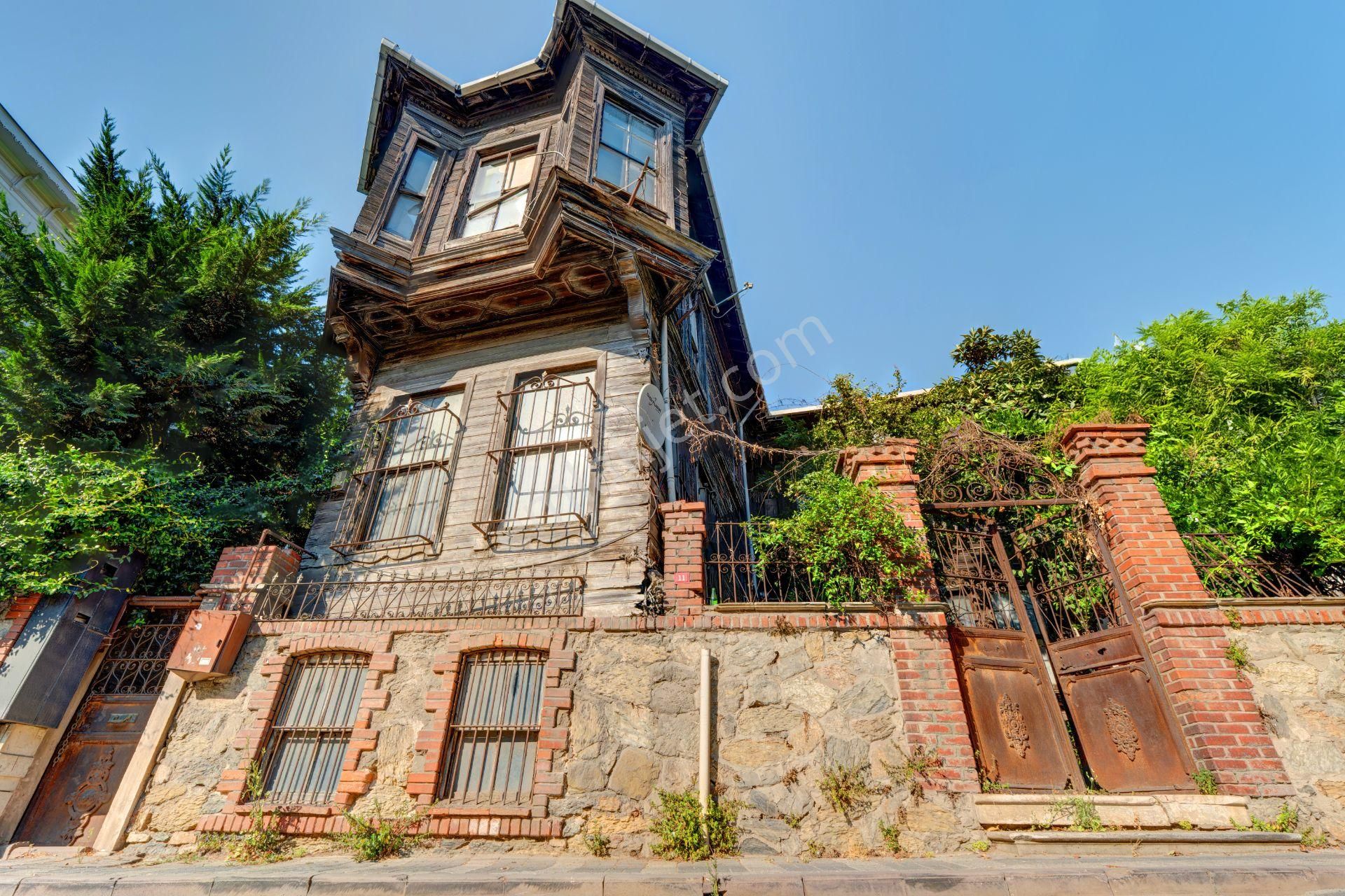 Beylerbeyı Merkez 'de Tabela Değerı Yüksek Satılık Konak