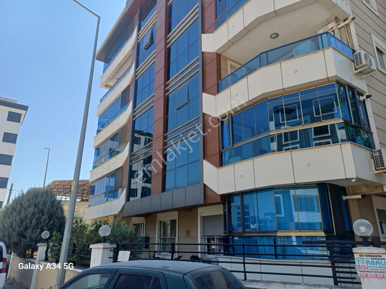 Torbalı Tepeköyde Ara Kat Yeni Bina Asansörlü Ebeyn Banyolu Kiralık Daire